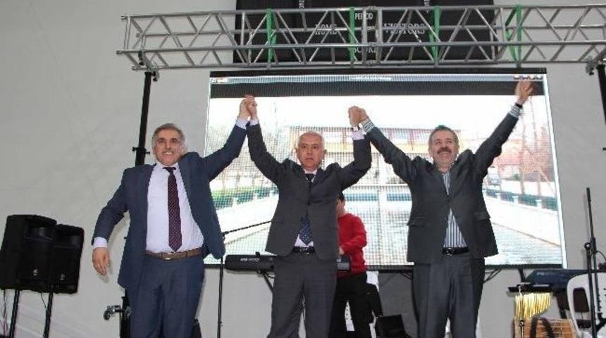 Hendek Spor Salonu&rsquo;nda Karadenizliler Gecesi D&uuml;zenlendi