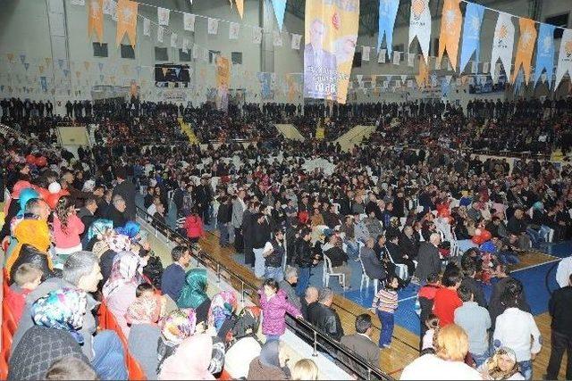 Hendek Spor Salonu’nda Karadenizliler Gecesi Düzenlendi