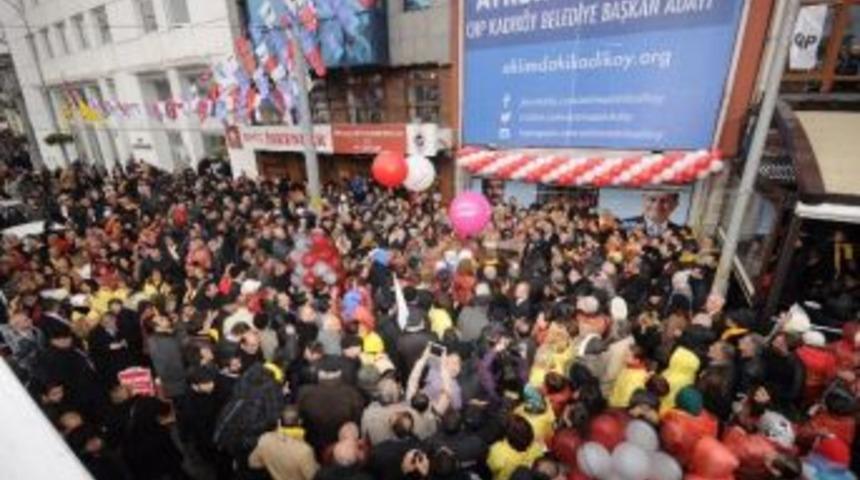 Mustafa Sarıg&uuml;l, Berkin Elvan&rsquo;ın Ailesine Başsağlığı Diledi