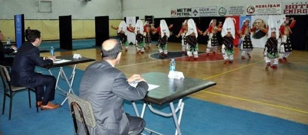 Zonguldak&rsquo;ta, Okullar Arası Halk Oyunları İl Birinciliği Yarışması Yapıldı