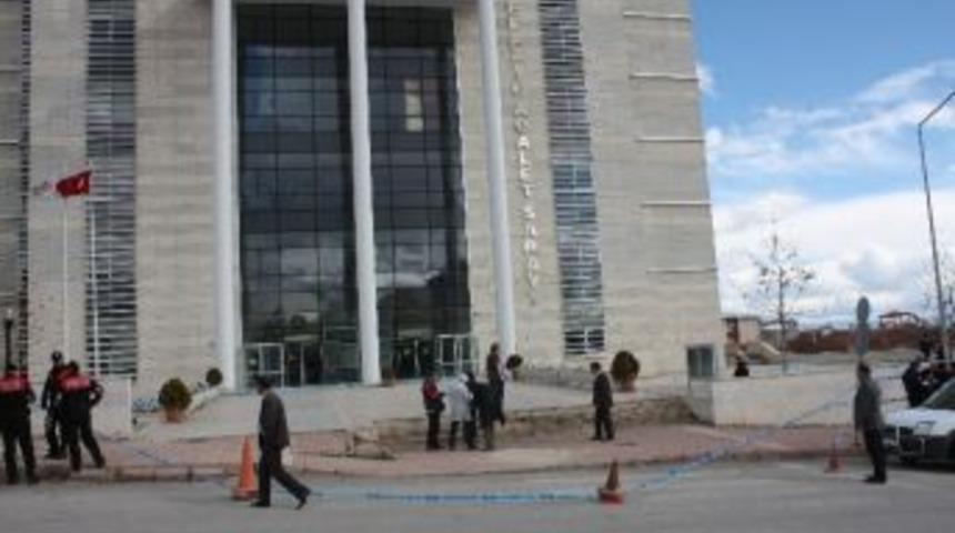 &Ccedil;ocuklarının Vekaletini Almaya Geldi Canından Oldu