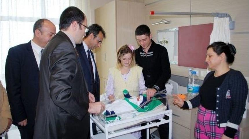 Deniz Manzaralı Hastanesinin İlk Bebeği D&uuml;nya G&ouml;zlerini A&ccedil;tı