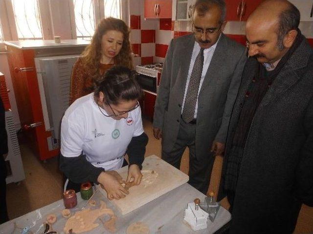 &Ouml;zel Eğitimli &Ccedil;ocukların At&ouml;lyeleri T&ouml;renle A&ccedil;ıldı 2