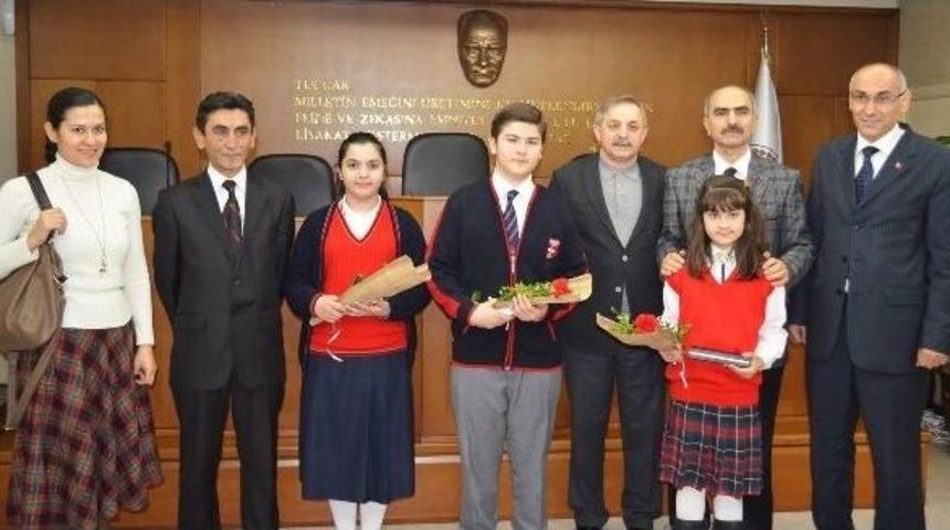 İstiklal Marşı&rsquo;nı G&uuml;zel Okuyanlara &Ouml;d&uuml;l