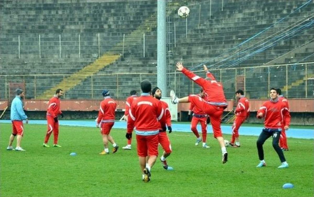 K&ouml;m&uuml;rspor, İzmit Belediyespor Ma&ccedil;ı Hazırlıklarına Başladı