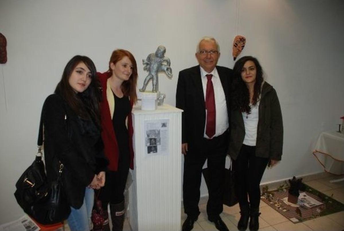 &Ouml;ğretmen Adayları Atıklardan Yaptıkları Maketleri Sergiledi