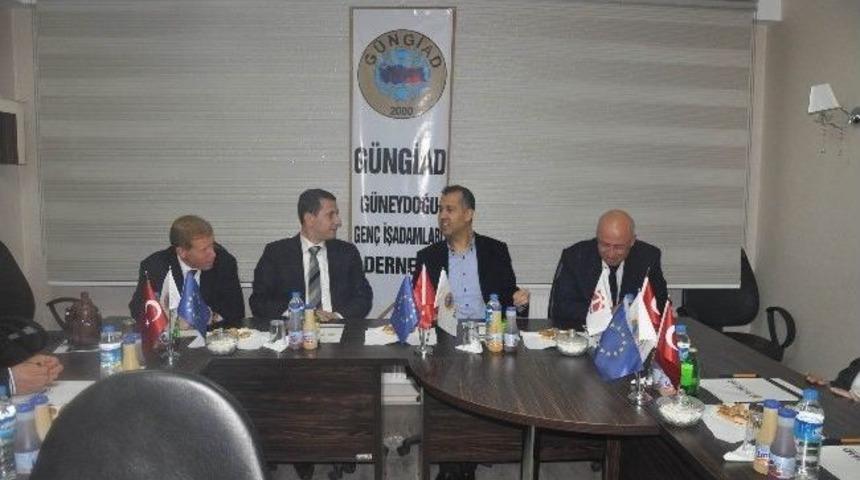 Ak Parti Bağlar Belediye Başkan Adayı Parlak, Stk'ları Ziyaret Etti