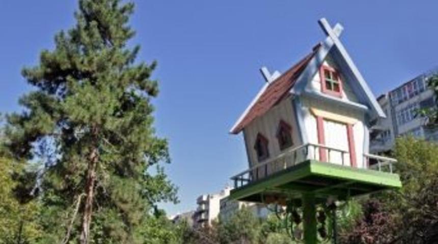 Parklar &Ouml;zel Kuş Yuvaları İle Daha G&uuml;zel