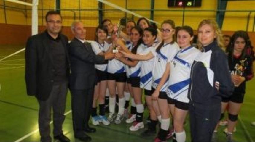 &Ccedil;arşıspor Kul&uuml;b&uuml; İl Şampiyonu Oldu