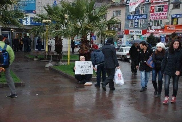 Berkin Elvan İçin Tek Kişilik Oturma Eylemi