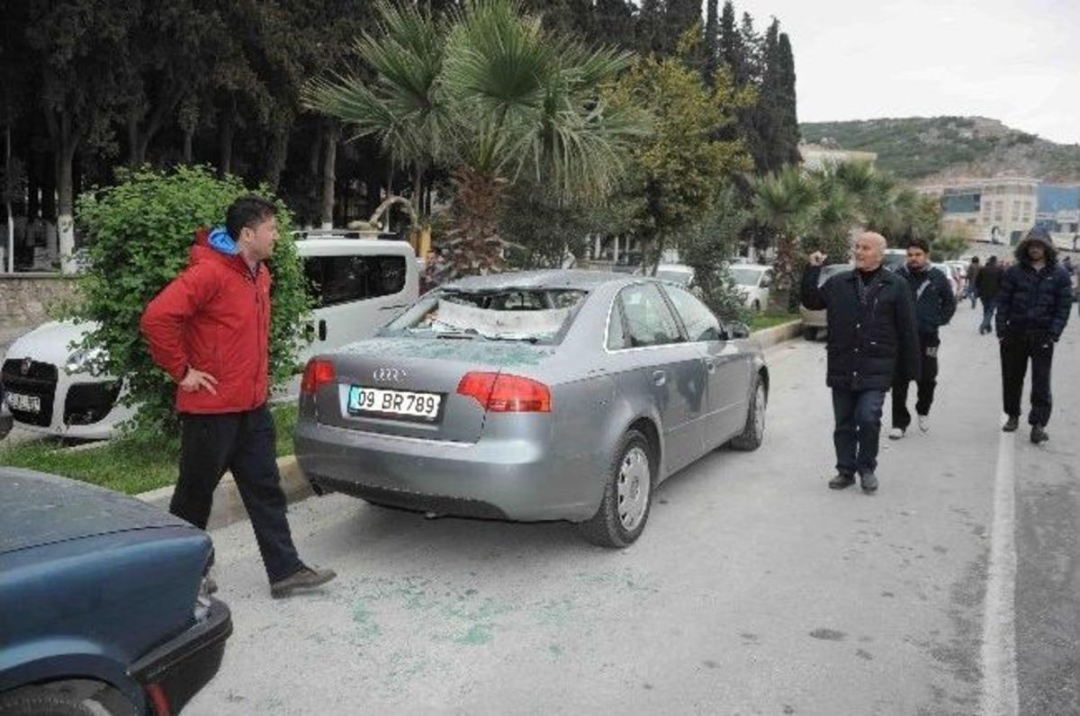 Kuşadası'nda G&ouml;kten Taş Yağdı