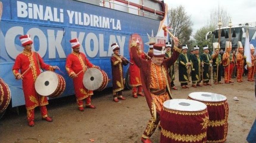 Binali Yıldırım'a Kiraz'da Mehteranlı Karşılama