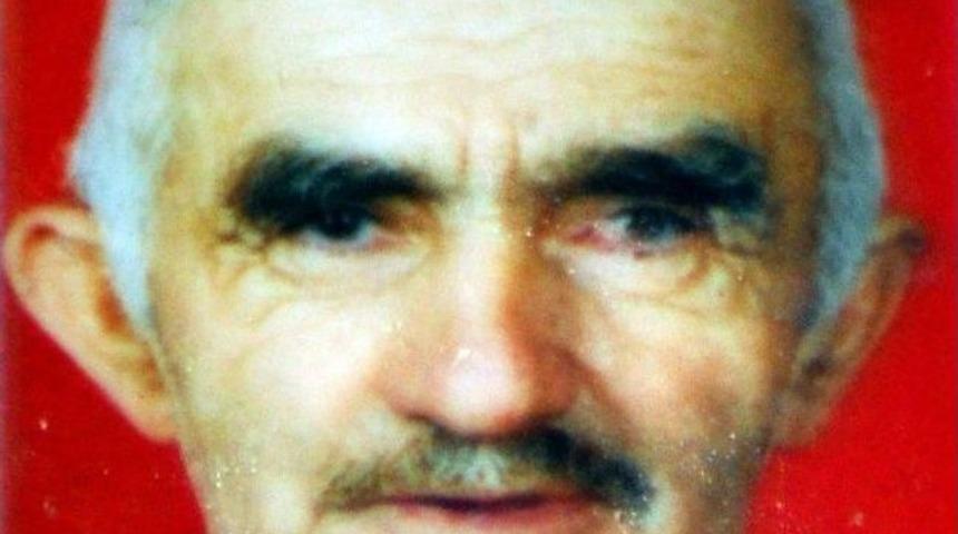 Karda Kayan Kamyon Otomobille &Ccedil;arpıştı: 2 &Ouml;l&uuml;, 3 Yaralı