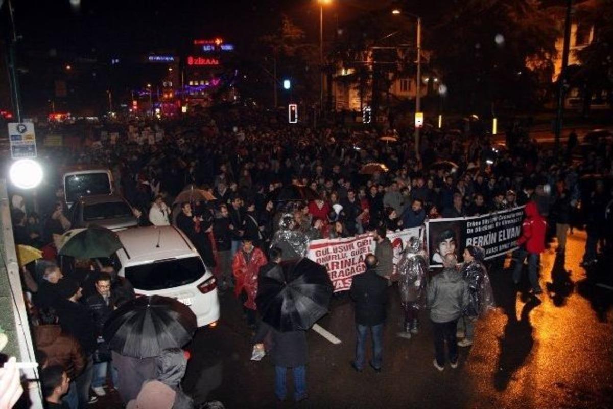 Bursa&rsquo;da Berk Eylemine Polis M&uuml;dahalesi