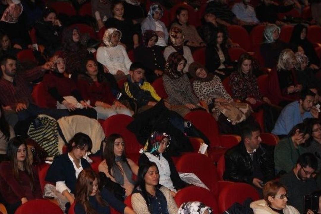 Hipnozla Salondaki Herkesi Uyuttu