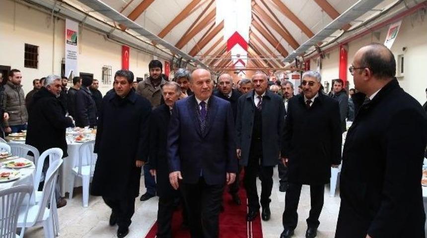 Başkan Topbaş'tan İstanbul'un İki Yakasına Yeni Hal M&uuml;jdesi