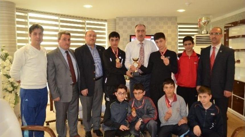 Bronz Tekmeler Altın Kovalayacak