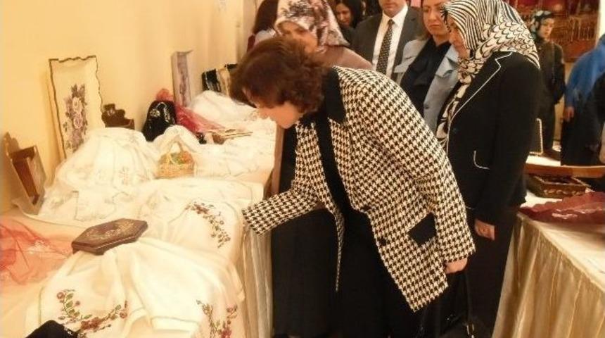 Kadın Birliği Derneği&rsquo;nin Sergisi A&ccedil;ıldı