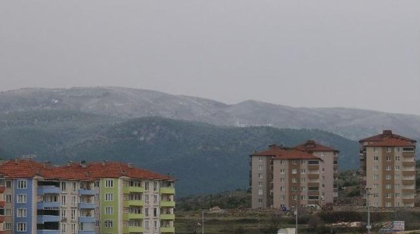 Bilecik'in Y&uuml;ksek Tepeleri Beyaza B&uuml;r&uuml;nd&uuml;