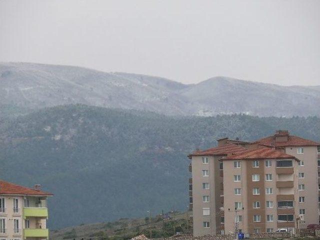 Bilecik in Y&uuml;ksek Tepeleri Beyaza B&uuml;r&uuml;nd&uuml; 1