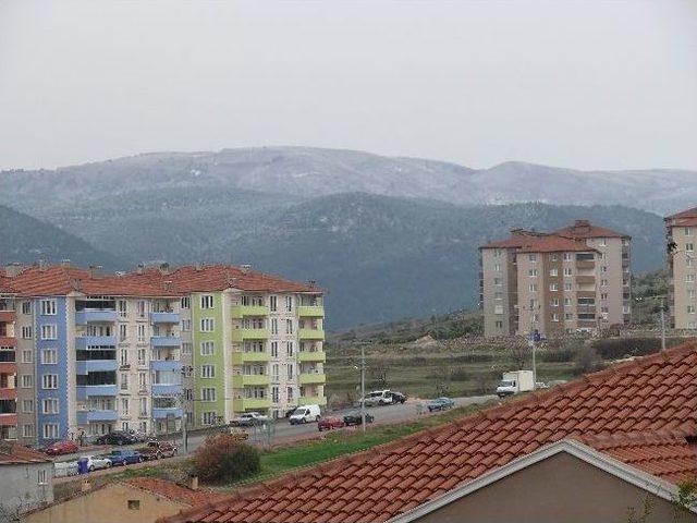 Bilecik in Y&uuml;ksek Tepeleri Beyaza B&uuml;r&uuml;nd&uuml; 2