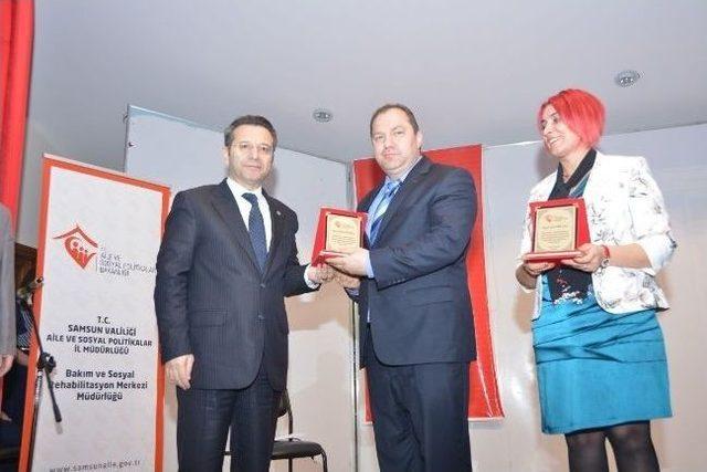 Vali, Kız &Ccedil;ocuklarının Programına Katıldı 2