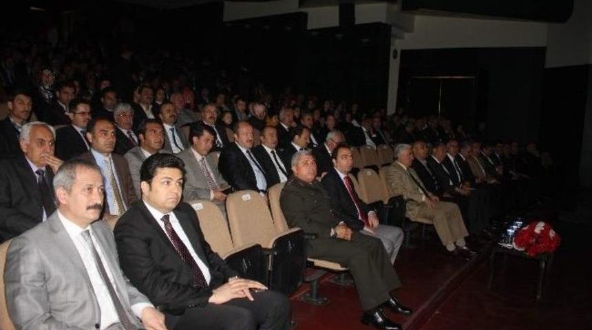 İstiklal Marşı Kabul&uuml; Ve Mehmet Akif Ersoy Şiirler Ve T&uuml;rk&uuml;lerle Anıldı