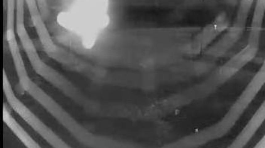 G&uuml;venlik Kamerasına Ağ Yapan &Ouml;r&uuml;mcek