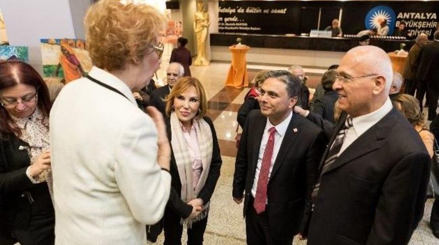 Chp Adayı Uysal, &ldquo;en B&uuml;y&uuml;k Projemiz İnsan&rdquo;