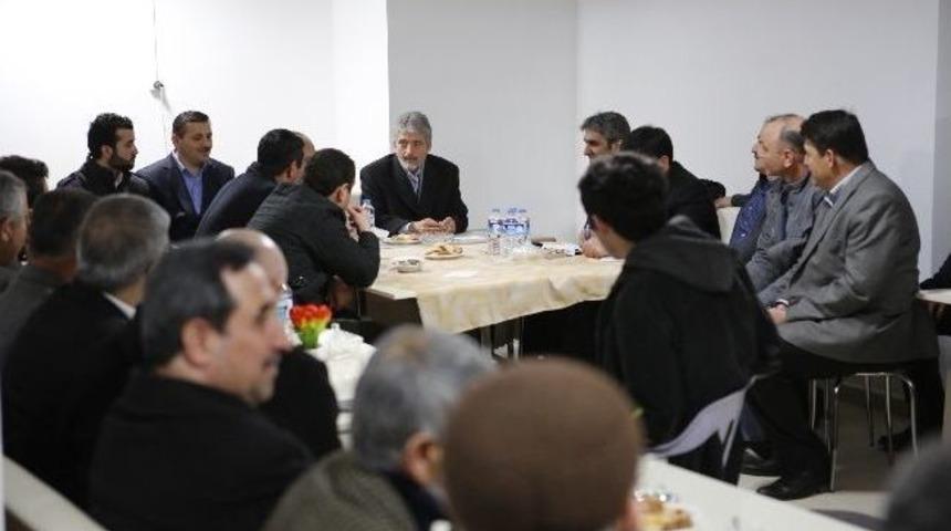 Başkan Tuna, Site Sakinleri İle Bir Araya Gelmeye Devam Ediyor