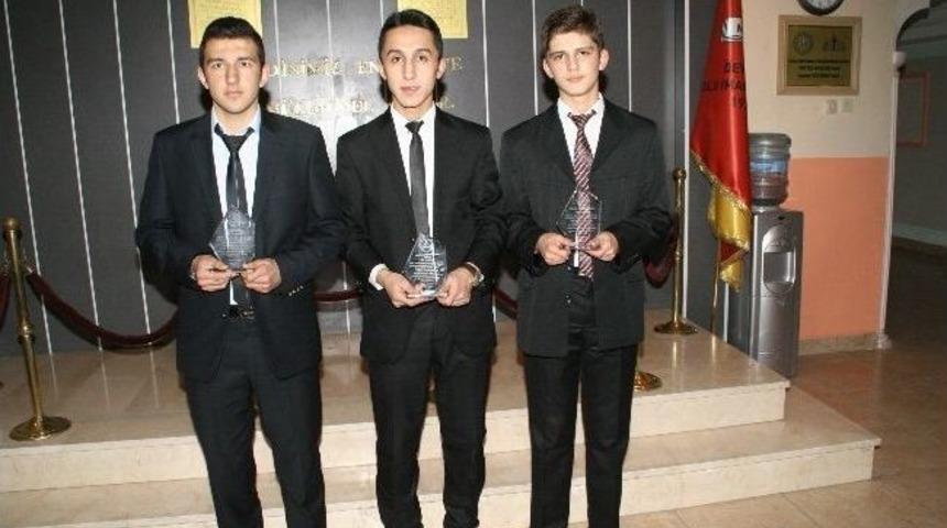 Devrek Anadolu İmam-hatip Lisesi&rsquo;ne &Ouml;d&uuml;l Yağdı