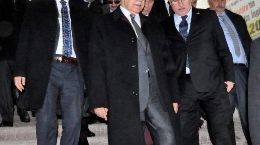 Arın&ccedil;, Hdp Binasına Saldırı Olayını Değerlendirdi