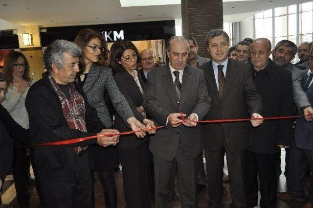 Erciyes Sanat Derneği İlk Sergisini Forum Kayseri'de Açtı