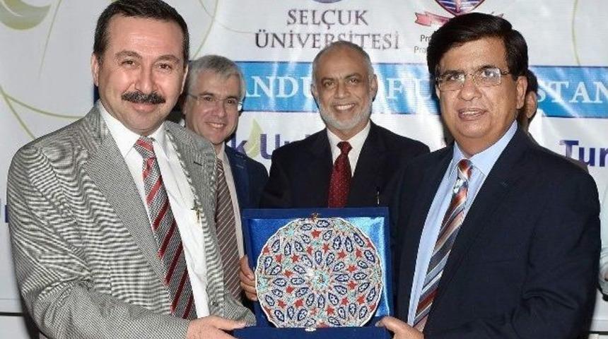 Sel&ccedil;uk &Uuml;niversitesi Pakistan&rsquo;da T&uuml;rk R&uuml;zgarı Estirdi