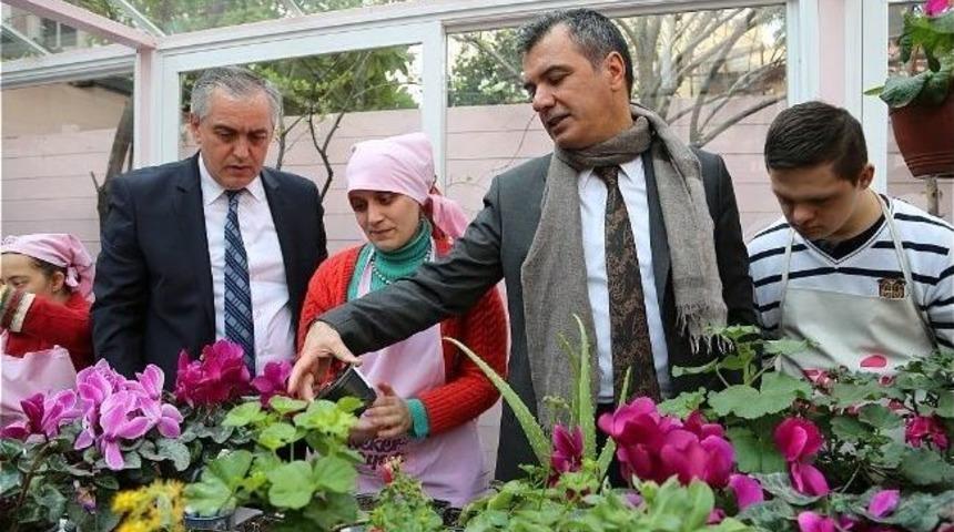 Down Sendromlu 'şeker &Ccedil;ocuklar', Tar&ccedil;ınlı Kurabiye Yaptı