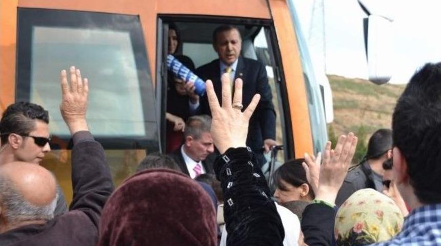 Suriyelilerden Başbakana 'rabia' Selamı
