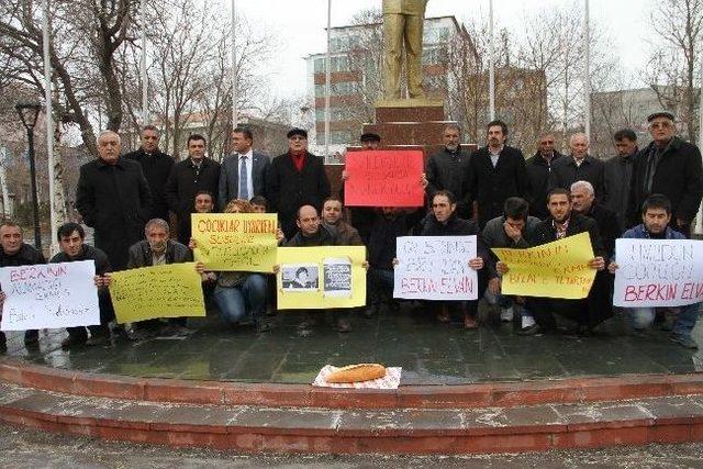 Kar Yağışı Altında Berkin İçin Oturma Eylemi 1