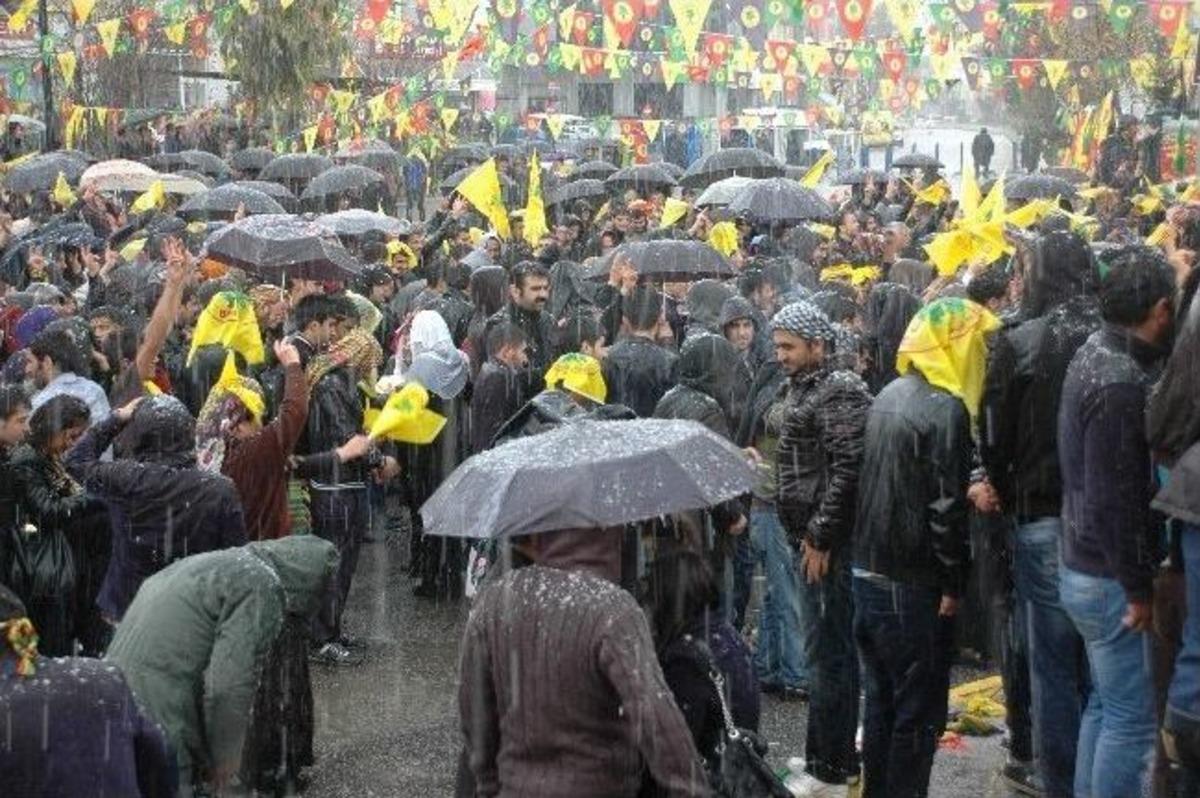 Adıyaman&rsquo;da Bdp'lilere Dolu S&uuml;rprizi