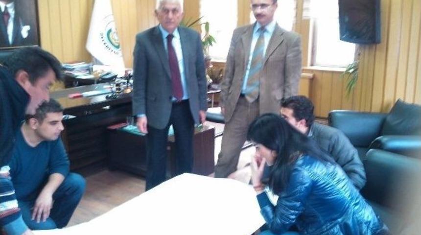 G&ouml;k&ccedil;ebey&rsquo;de Kanalizasyon Ve Arıtma Tesisi İ&ccedil;in Kazma Vuruluyor
