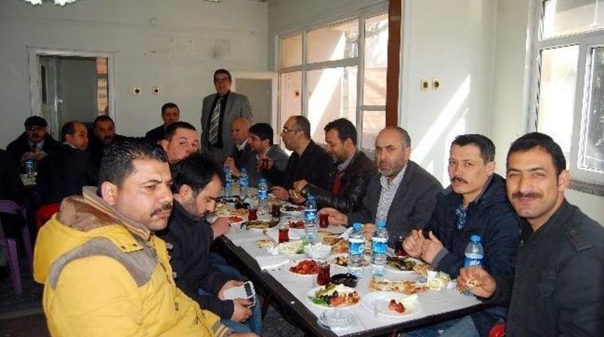 Gazeteciler Muhtar Adayı Olan Meslektaşlarını Yalnız Bırakmadı