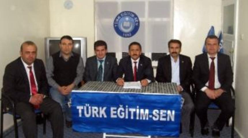 T&uuml;rk Eğitim -sen&rsquo;den İstiklal Marşı Kutlaması
