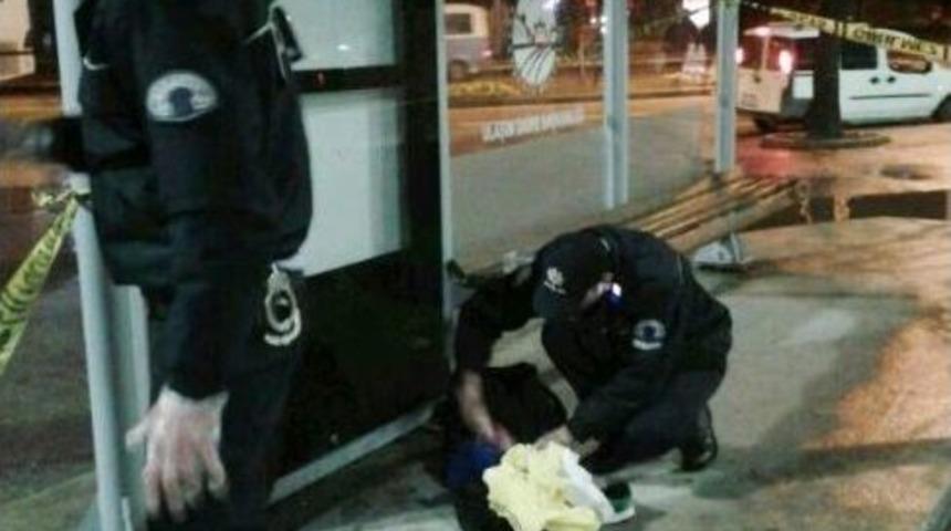 Omuz Atma Kavgası: 1 &Ouml;l&uuml;