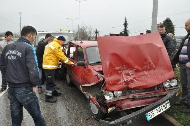 Çarşamba'da Zincirleme Kaza: 2 Yaralı