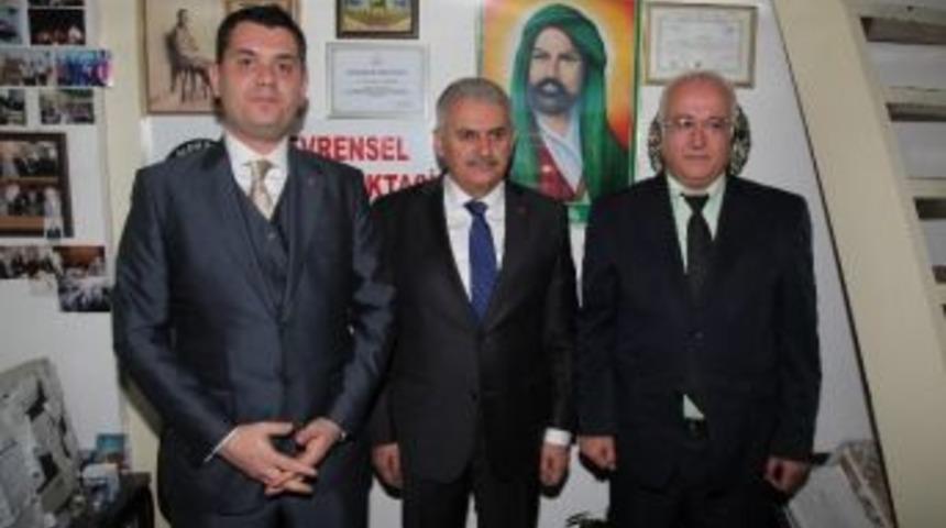 Binali Yıldırım Alevi Derneğini Ziyaret Etti