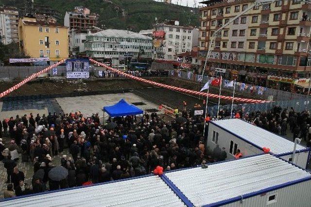 Bakan Hayati Yazıcı Rize'de