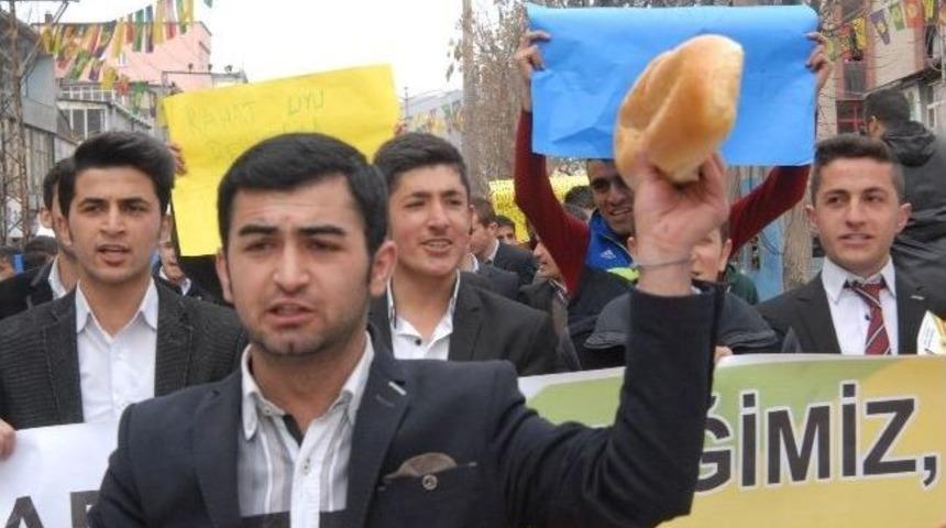 Lise &Ouml;ğrencileri Berkin Elvan İ&ccedil;in Y&uuml;r&uuml;d&uuml;