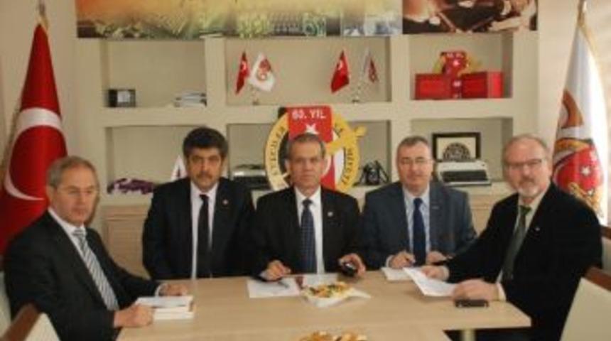 T&uuml;rk D&uuml;nyası 1.gazeteciler Şurası