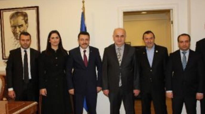 Ahmet Metin Gen&ccedil; Halktan Kopmayacak