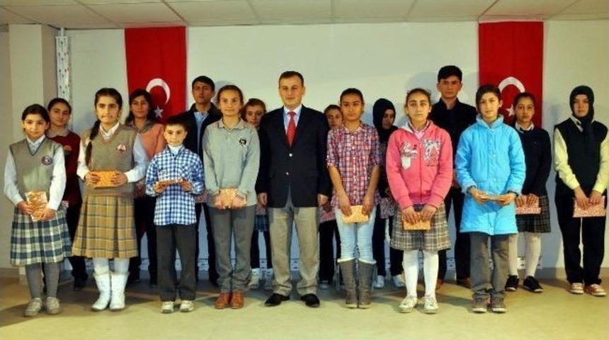 Suşehri&rsquo;nde İstiklal Marşı&rsquo;nın Kabul&uuml; Ve Mehmet Akif Ersoy Anıldı