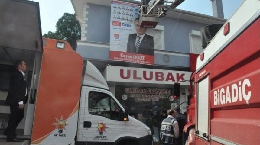 Chp'li Adaydan Ak Parti'ye Bayrak Jesti